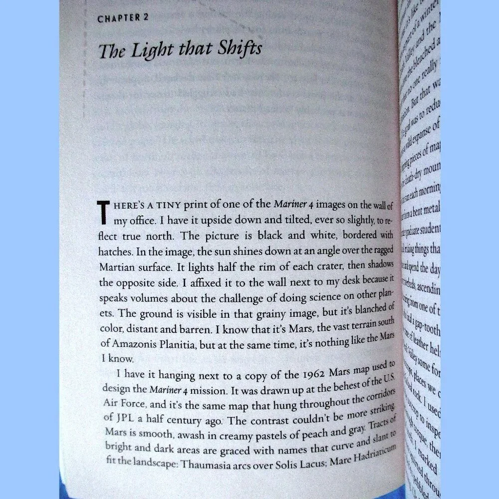 Book - The Sirens of Mars: Searching for Life on Another World, by Sarah Johnson - Picture 8 of 15